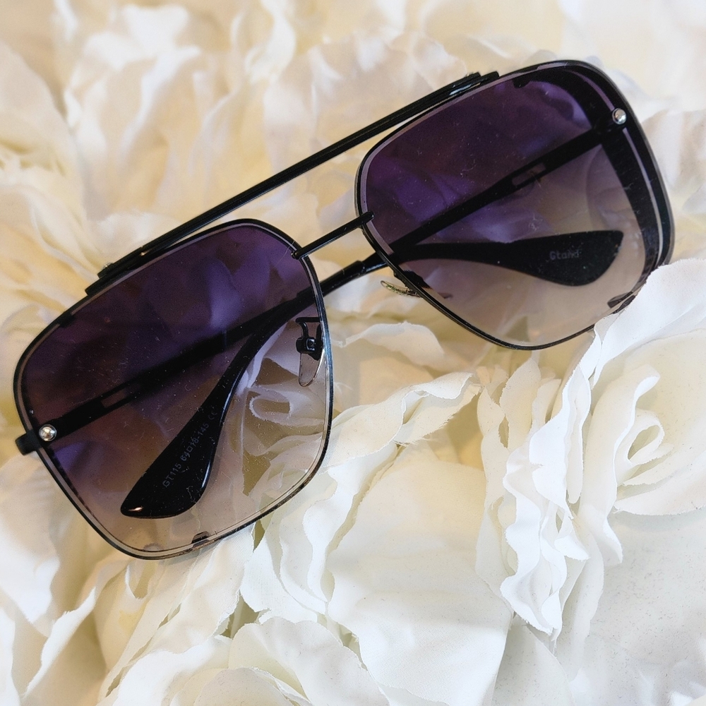 Oversized Square Sunglasses With Gradient Purple … - image 2